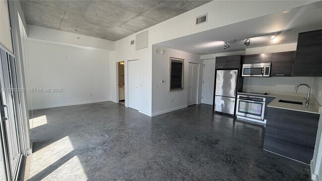 Building Photo - 151 SE 1st St