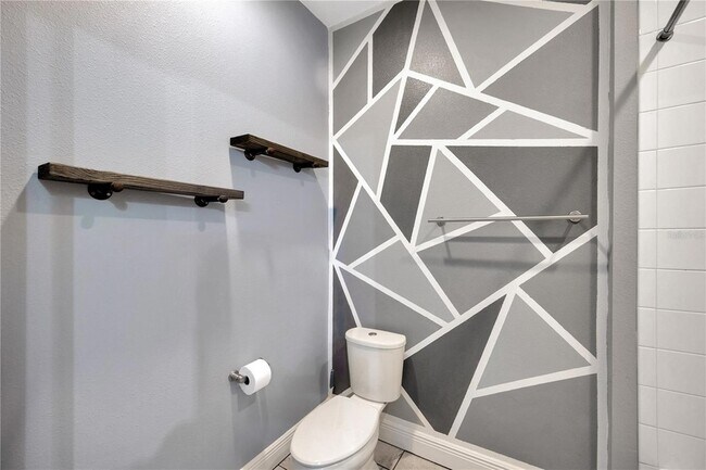 Building Photo - 6518 Park Strand Dr