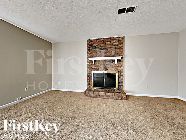 Building Photo - 6773 Rockbrook Dr