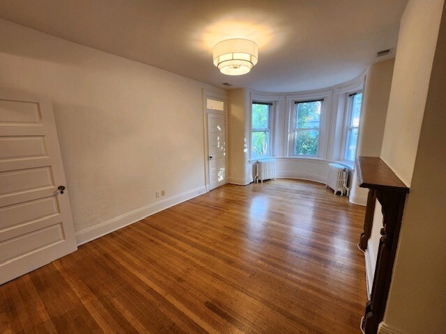 Building Photo - 1713 Riggs Pl NW