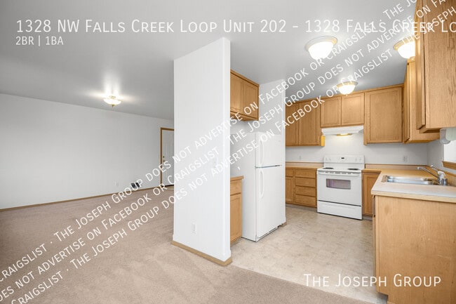 Building Photo - 1328 NW Falls Creek Loop
