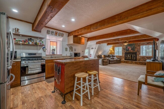 Building Photo - 104 Meadowood