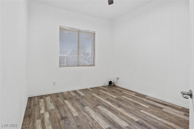 Building Photo - 4630 Laguna Vista St