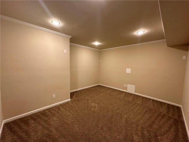 Building Photo - 815 Autry Oak Ct