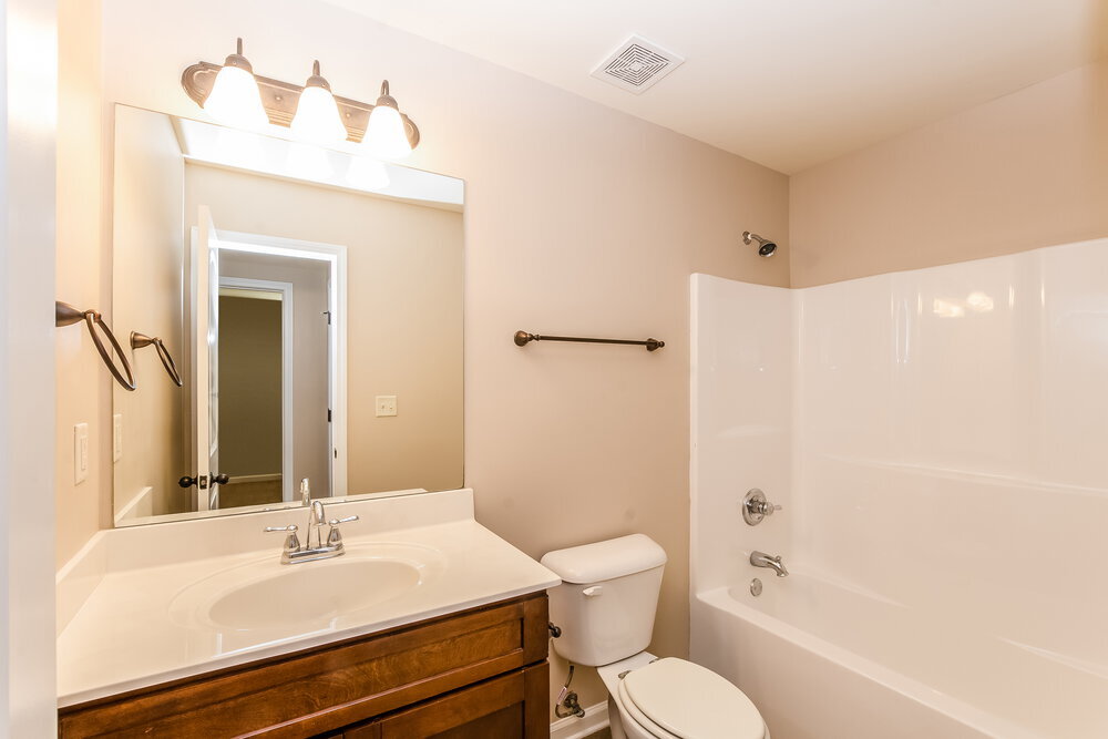 Building Photo - 2700 Cherry Tree Dr