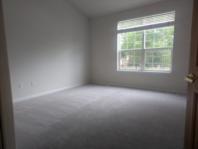 Building Photo - Desirable 55+ Hover Woods Community!