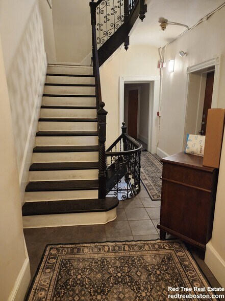 Building Photo - 108 Myrtle St