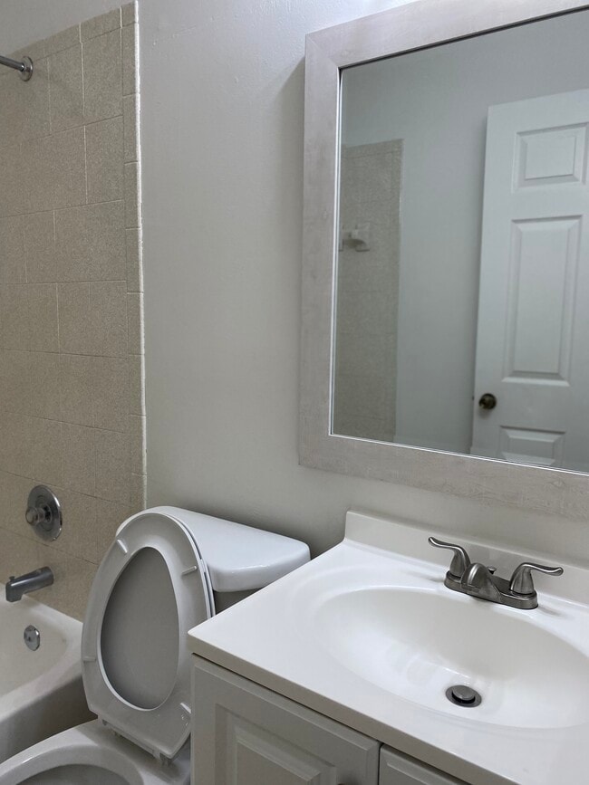 Building Photo - 1098 Crassula Ct
