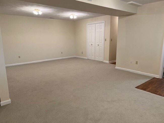 Building Photo - Single Family Home for Rent