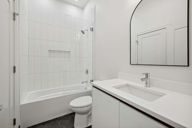 Building Photo - 3409 N Bosworth Ave