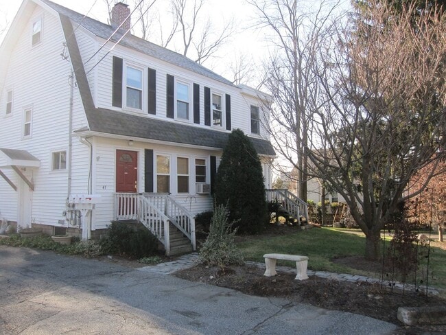 Building Photo - 41 Richwood St
