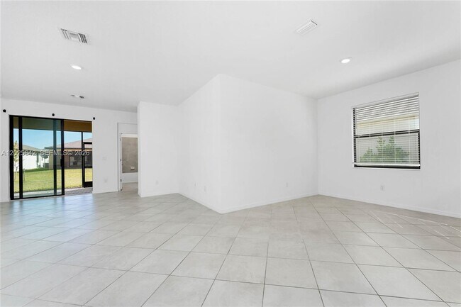 Building Photo - 16851 Cayo Key Dr