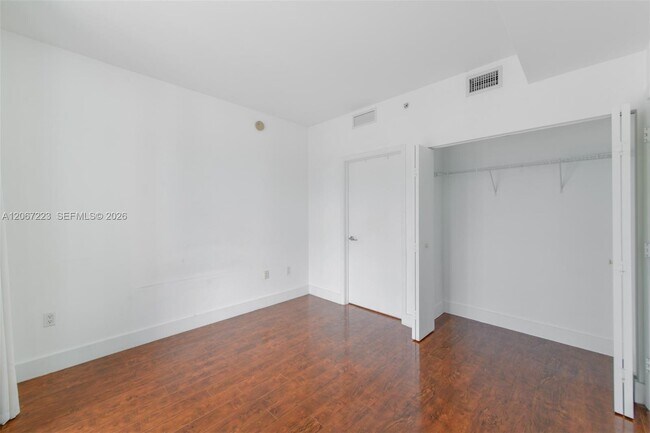 Building Photo - 90 SW 3rd St