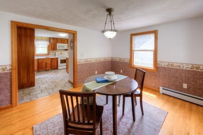 Building Photo - 20 Falcon St