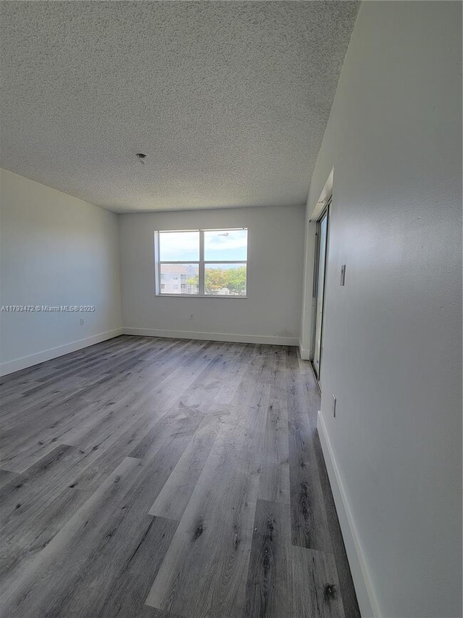 Building Photo - 8600 SW 212th St