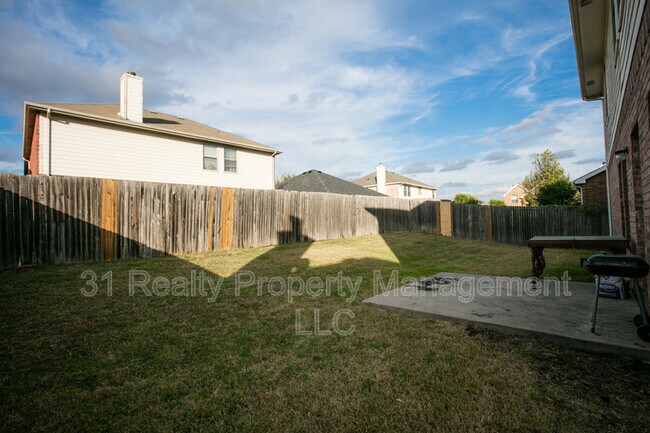 Building Photo - 3108 Kennedy Dr