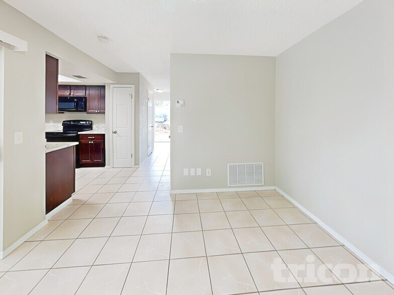 Building Photo - 107 Cinnamon Dr