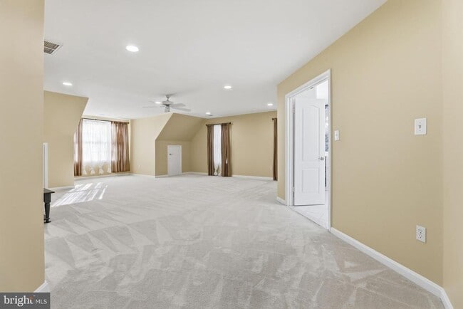 Building Photo - 18136 Hayloft Dr