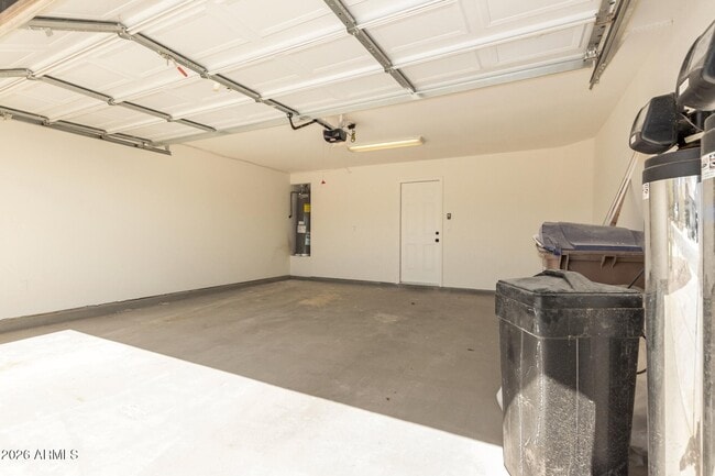 Building Photo - 4638 W Lemon Ave