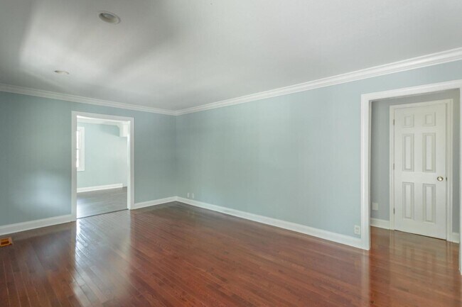 Building Photo - Charming Family Haven: 3 Bedroom Gem with Inviting Outdoor Space