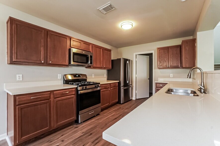 Building Photo - 11410 Sugar Bowl Dr