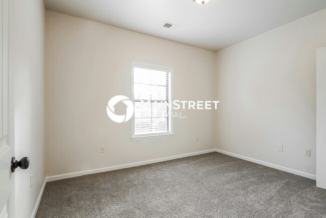 Building Photo - 3 Bedroom Pet-Friendly Home in CHELSEA, AL with Main Street Renewal