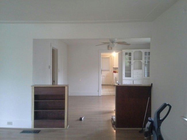 Building Photo - 770 Cottage St NE