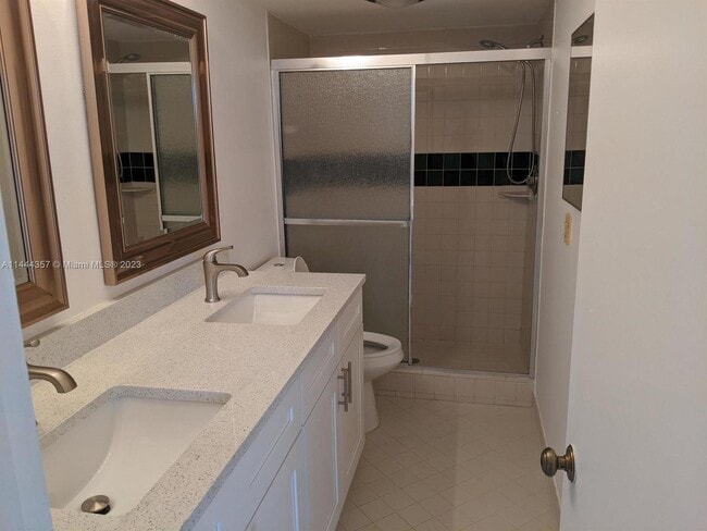 Building Photo - 2070 Homewood Blvd