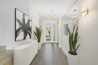 Building Photo - 15377 Green River Ct