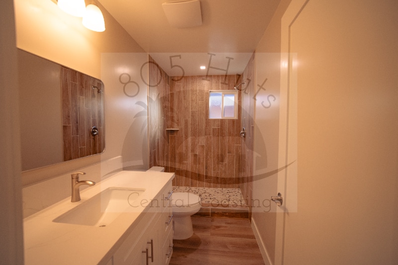 Building Photo - 1378 Yale Pl