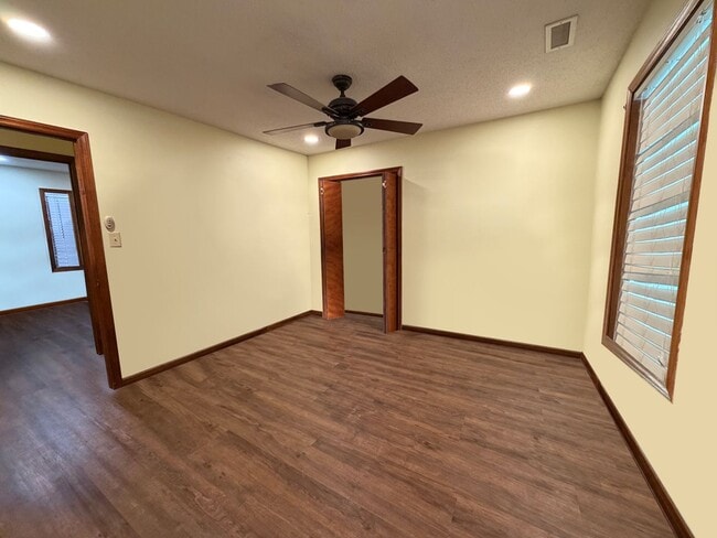 Building Photo - Two bedroom duplex apartment