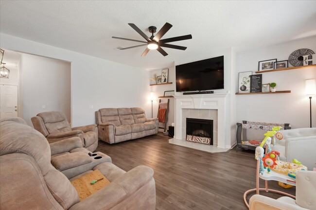 Fireplace Great Room - 58 Summerhill Dr NE