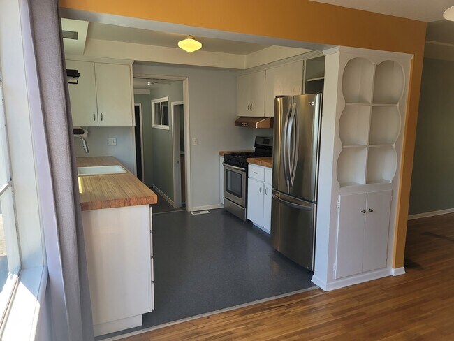 Building Photo - 1110 SE 113th Ave