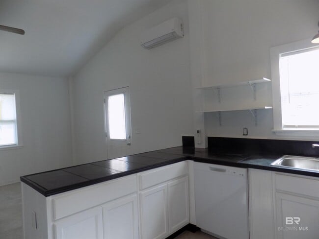 Building Photo - 7080 Hurricane Rd