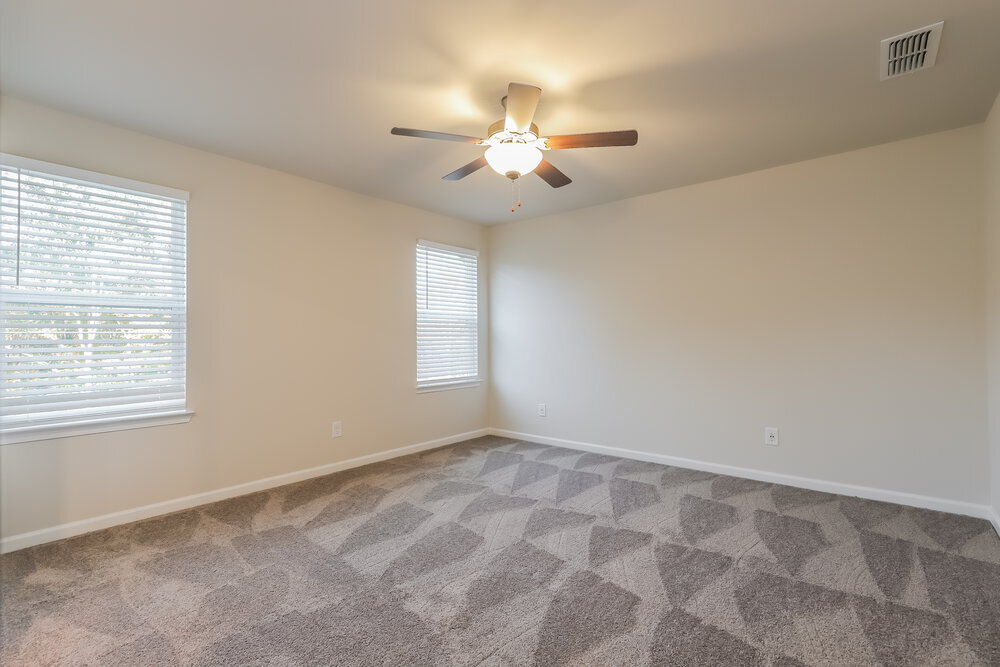 Building Photo - 323 Magnolia Dr