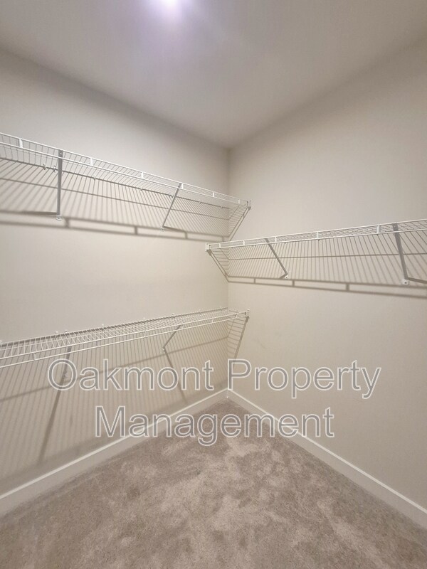Building Photo - 3700 Maze Runner Dr