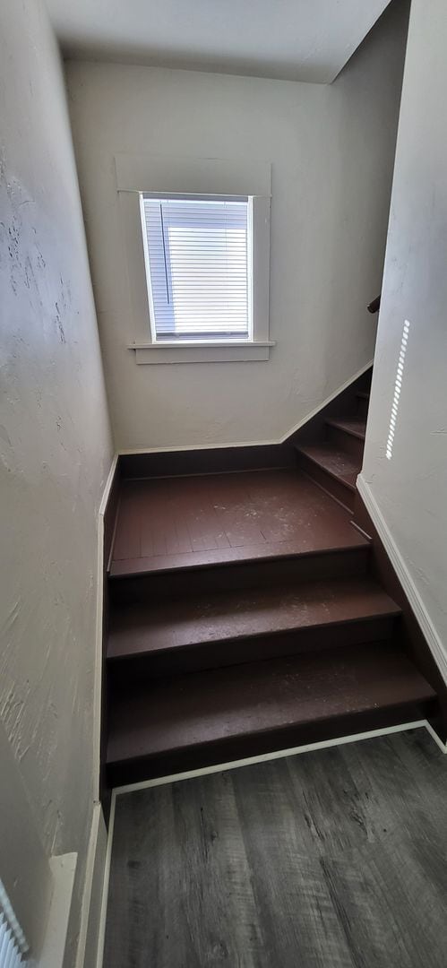 Building Photo - 3 bedroom 1 bath House for rent