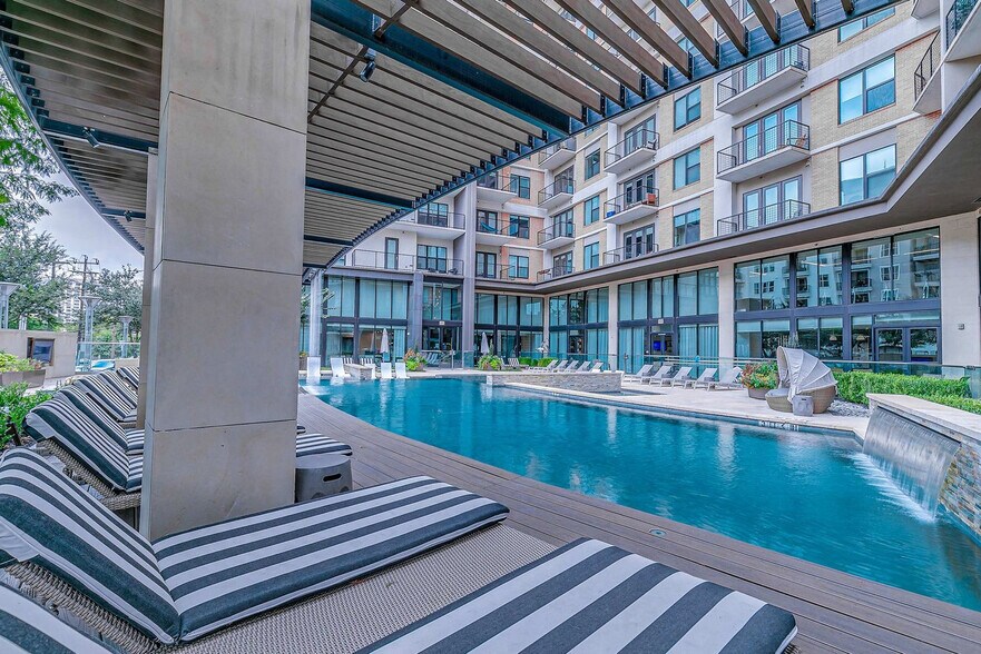 Building Photo - 101 Bowen St