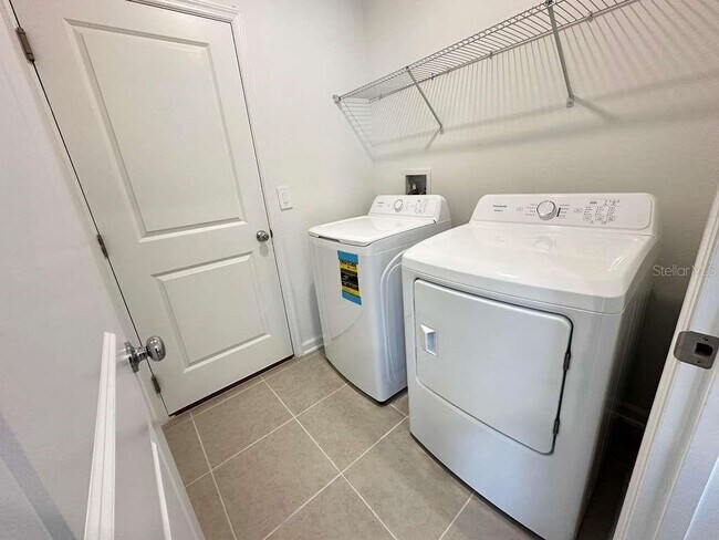 Building Photo - 5431 Meadow Walk Dr