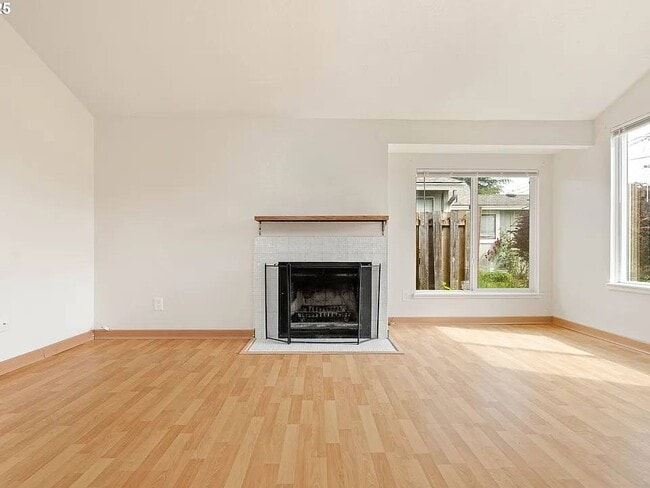 Building Photo - 3531 SE 63rd Ave