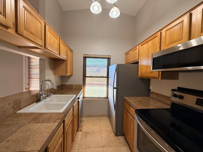 Building Photo - 14203 N 19th Ave