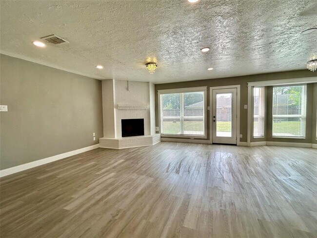 Building Photo - 1808 Sleepy Creek Way