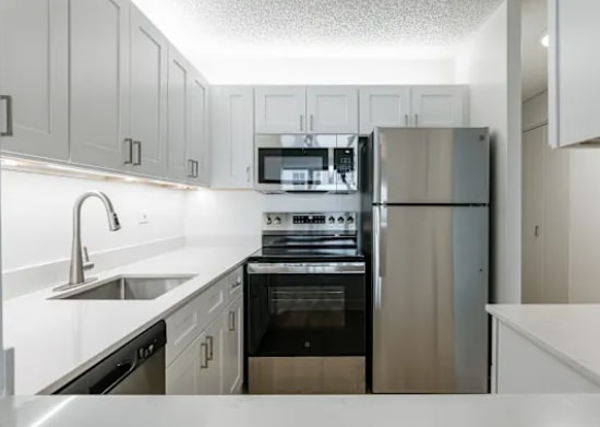 Building Photo - 222 N Columbus Dr