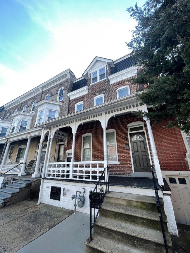 Building Photo - 1410 W Turner St