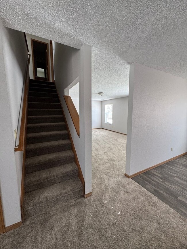 Building Photo - Franklin Twp - 3 BR story home