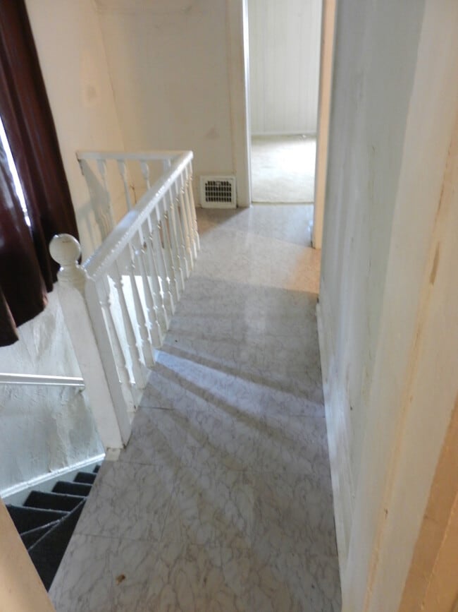 Building Photo - 1730 Willow Ave