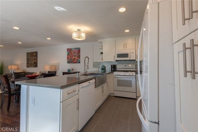Building Photo - 3617 Sunswept Dr