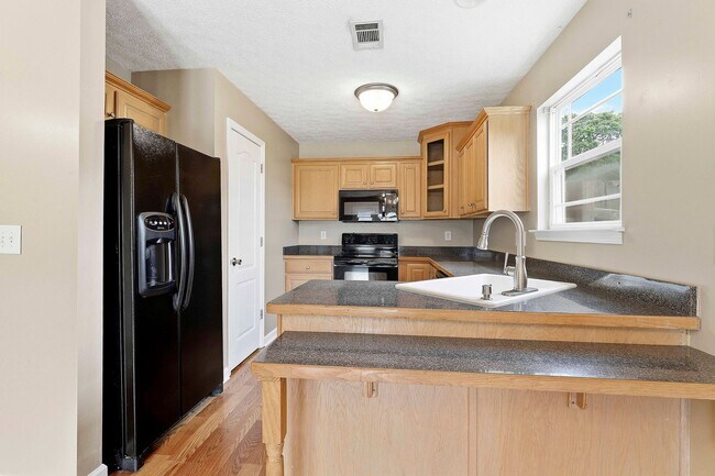 Building Photo - 3BR Home Walkable to Downtown Zebulon with Fenced Yard