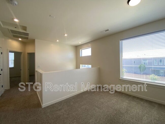 Building Photo - 767 W Scarlet Hill Dr