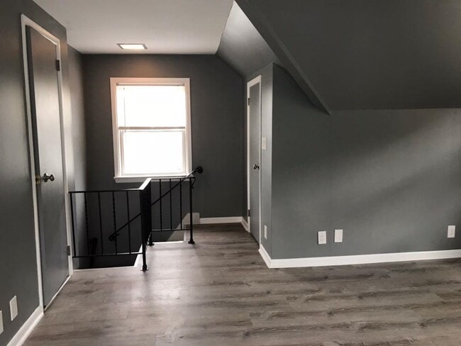 Building Photo - 166 Carmita Ave